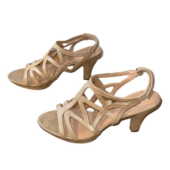 Naturalizer || Tan Sandals || 11W - Picture 3 of 7